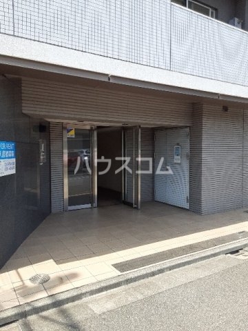 13/17 エントランス