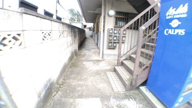 28/30 エントランス