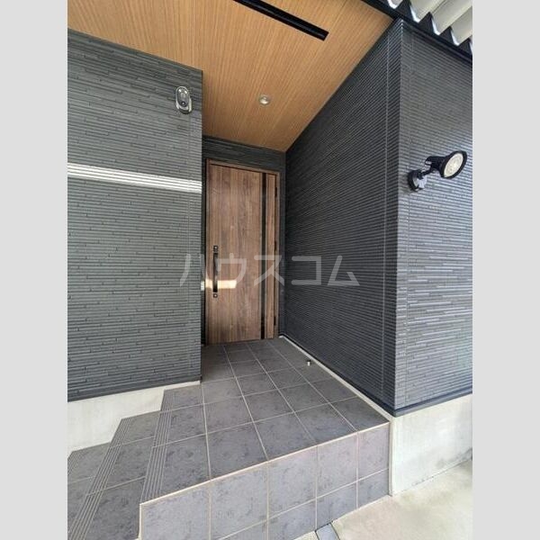 21/22 エントランス