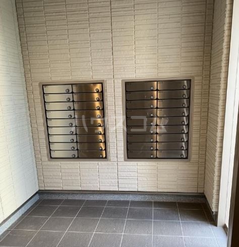 14/18 エントランス