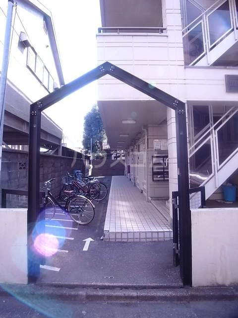 17/27 エントランス