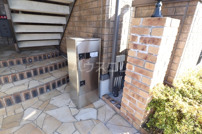 13/22 エントランス