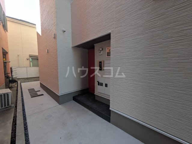 23/29 エントランス