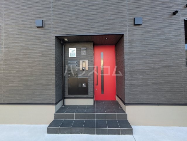 23/30 エントランス