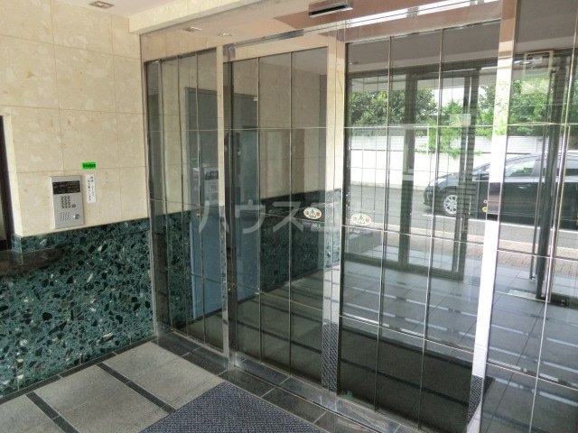 21/26 エントランス