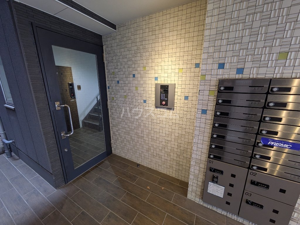 15/20 エントランス