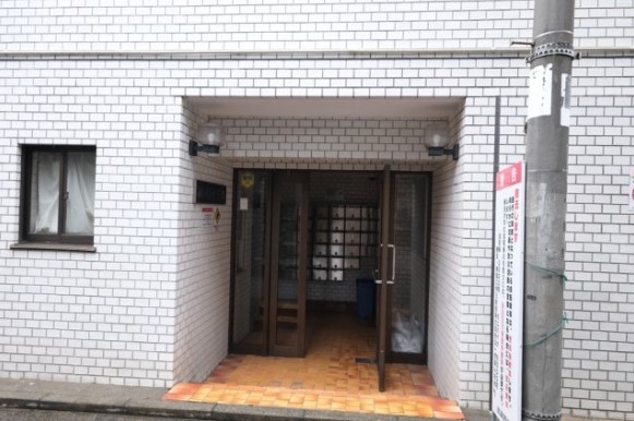 16/26 エントランス