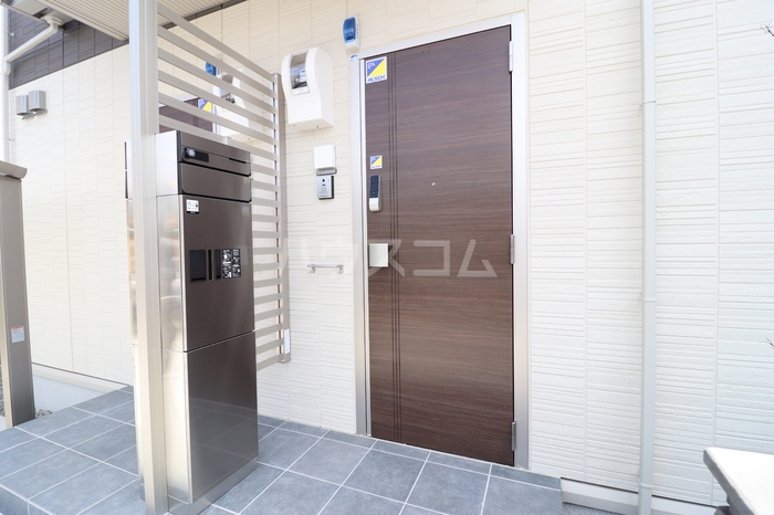 22/24 エントランス