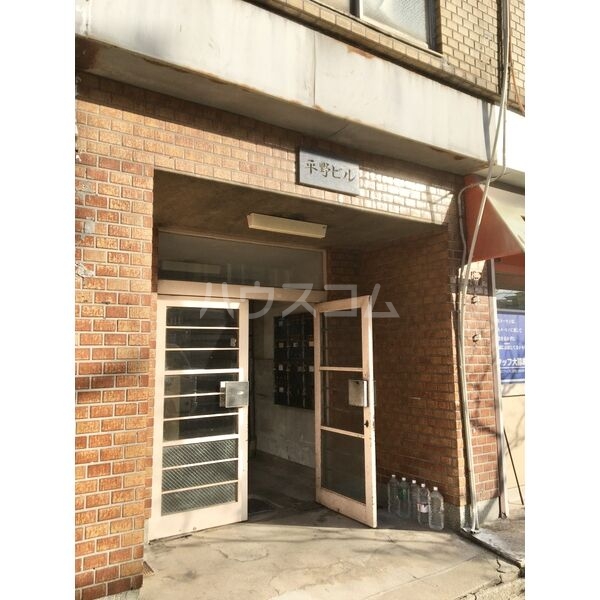 18/21 エントランス