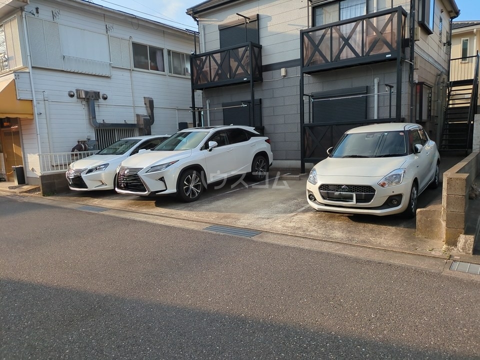 2/5 駐車場