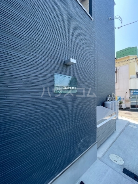 20/30 エントランス