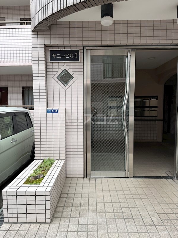 19/30 エントランス