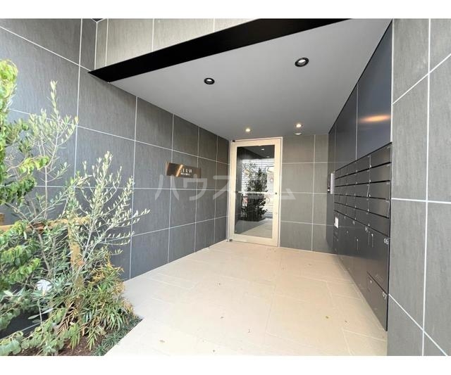 22/30 エントランス