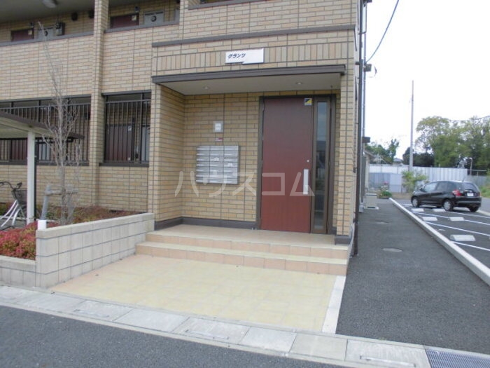 13/23 エントランス