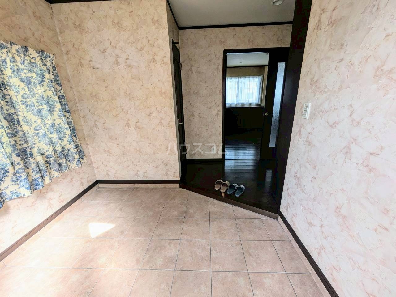 14/30 玄関