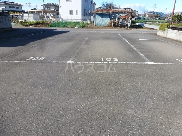 2/3 駐車場