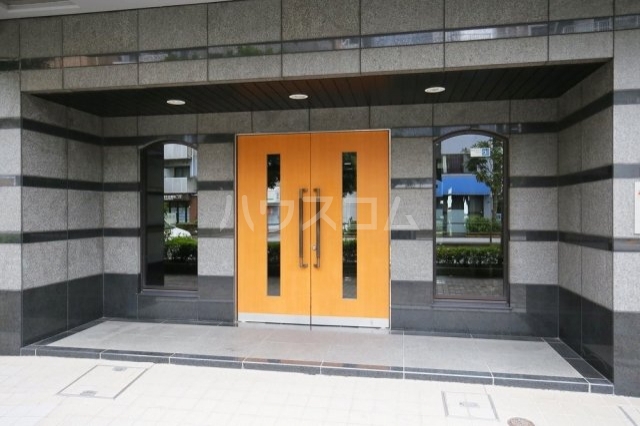 20/29 エントランス