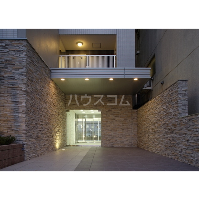 14/14 エントランス