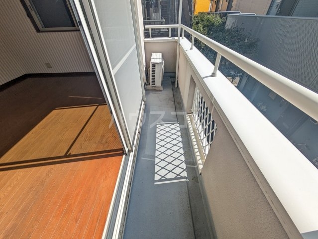 21/30 バルコニー