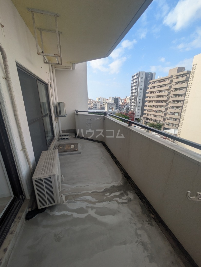 13/18 バルコニー
