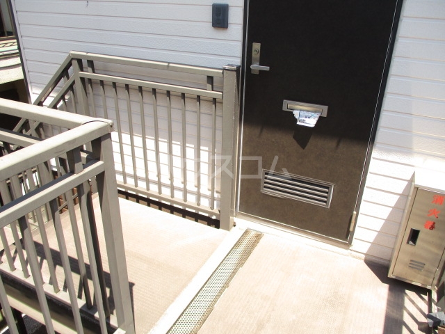 27/30 エントランス