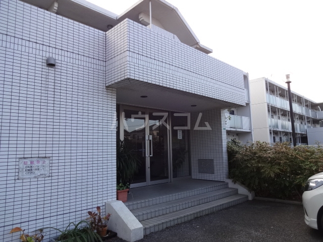 28/30 エントランス