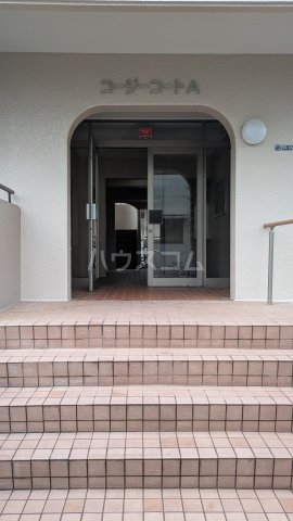 22/30 エントランス