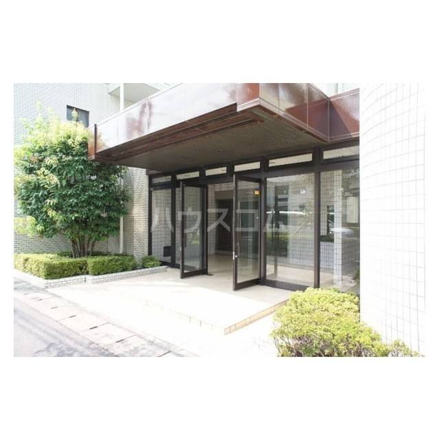 17/20 エントランス