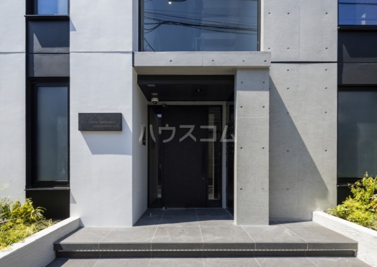 15/15 エントランス