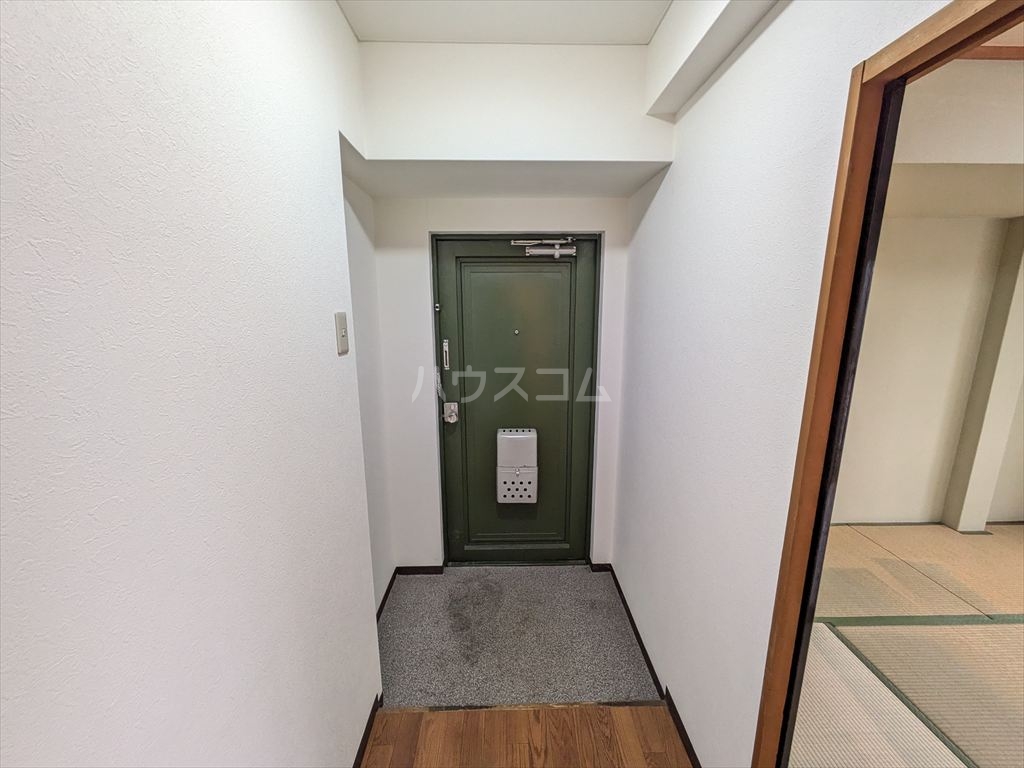 13/30 玄関