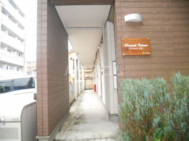 21/30 エントランス