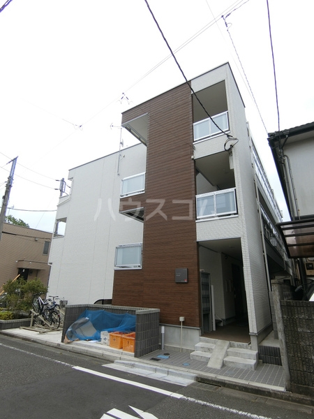 21/30 エントランス