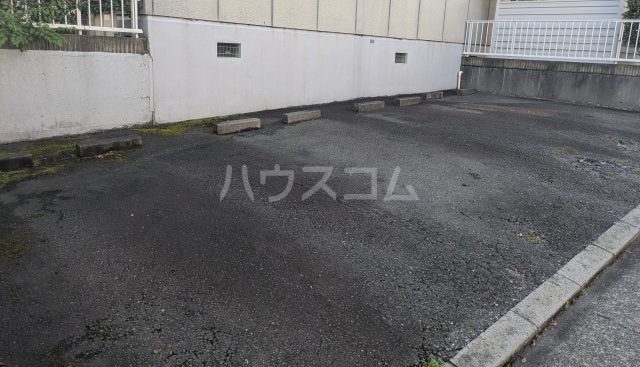 2/2 駐車場