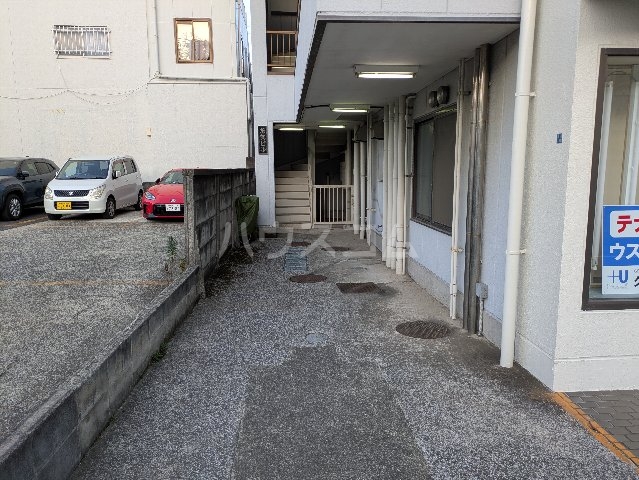 22/25 エントランス