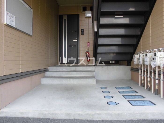 18/28 エントランス