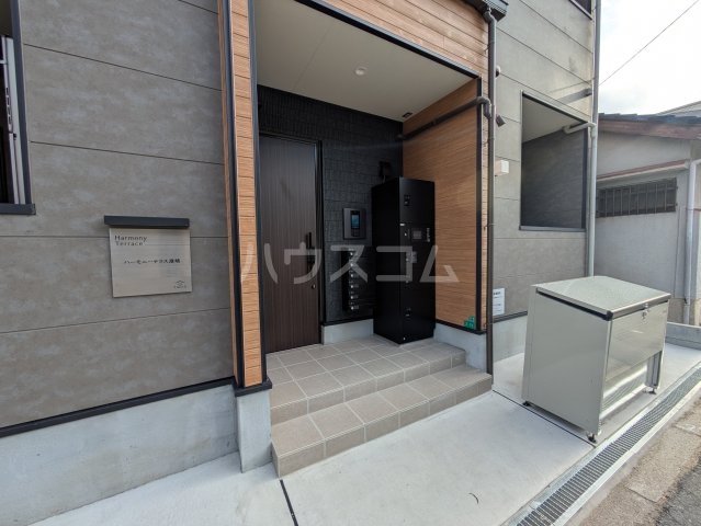 27/30 エントランス