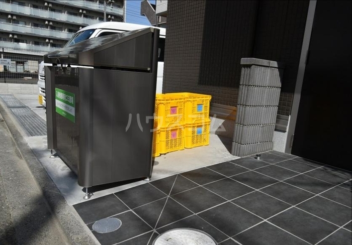 16/26 エントランス