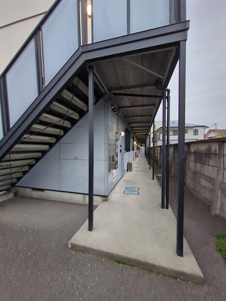 25/30 エントランス