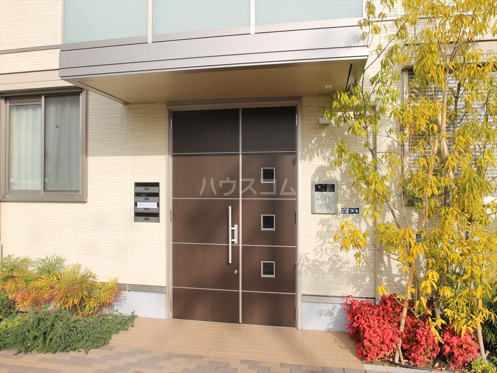 25/30 エントランス