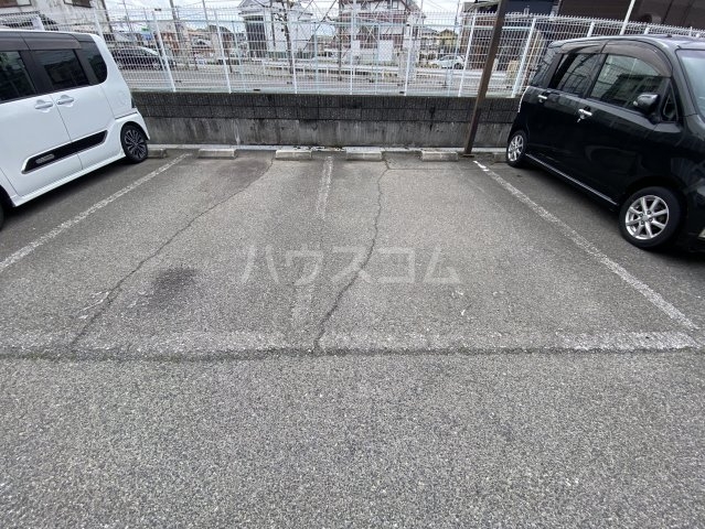 19/27 駐車場