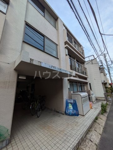 21/30 エントランス