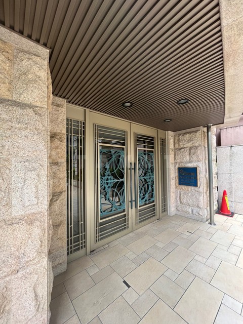 16/25 エントランス