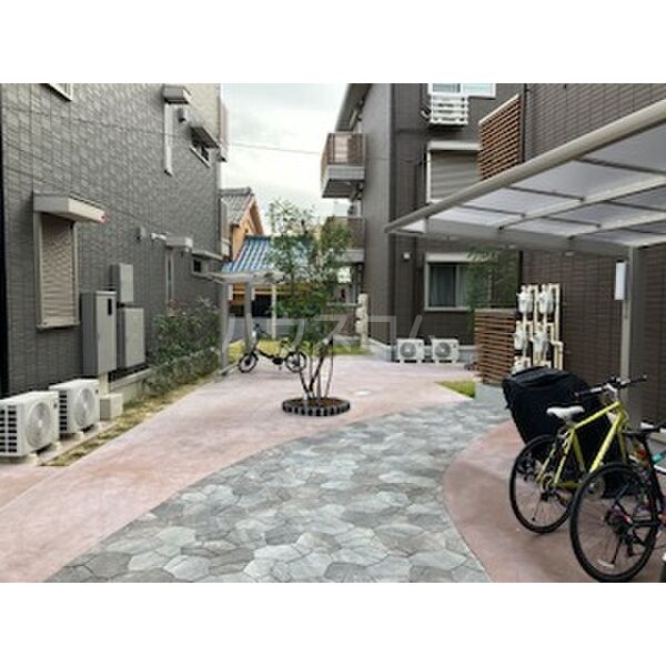 15/19 エントランス