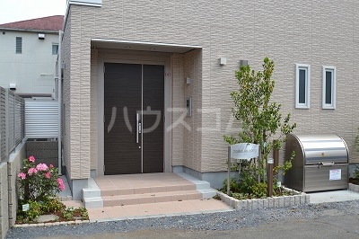 26/30 エントランス