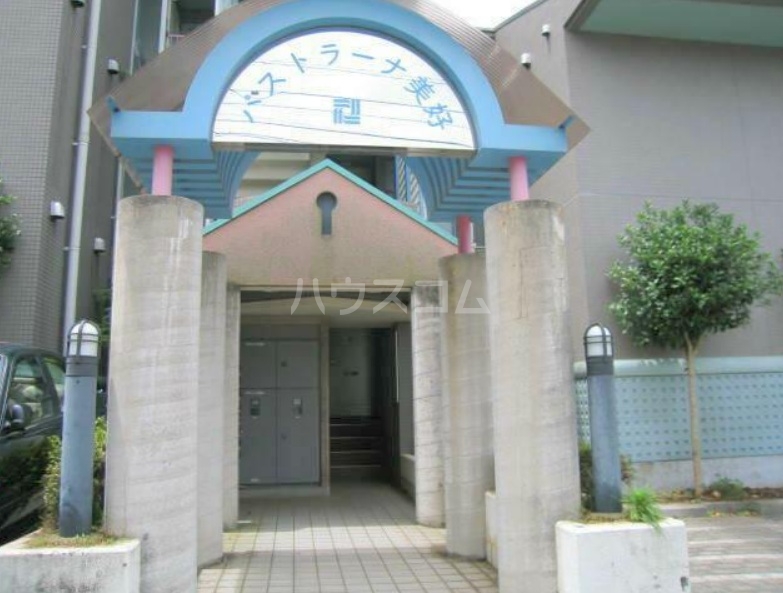 19/26 エントランス