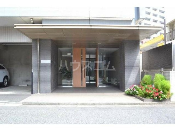 22/30 エントランス