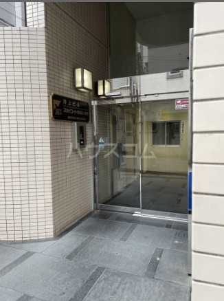 20/30 エントランス