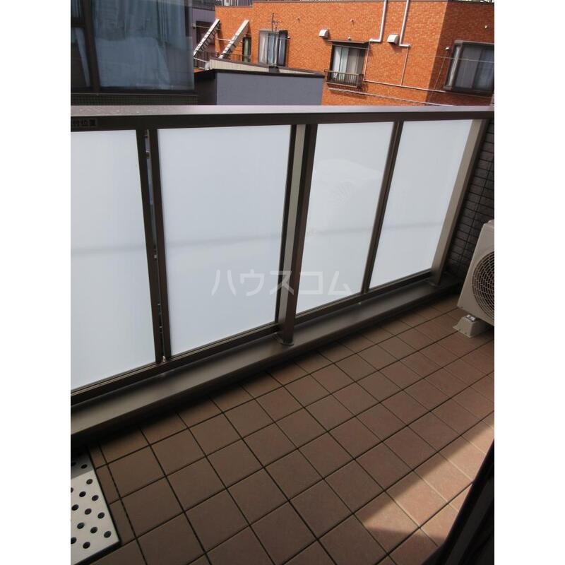 19/30 バルコニー