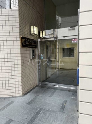 18/28 エントランス