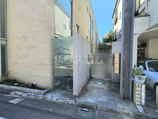 22/28 エントランス